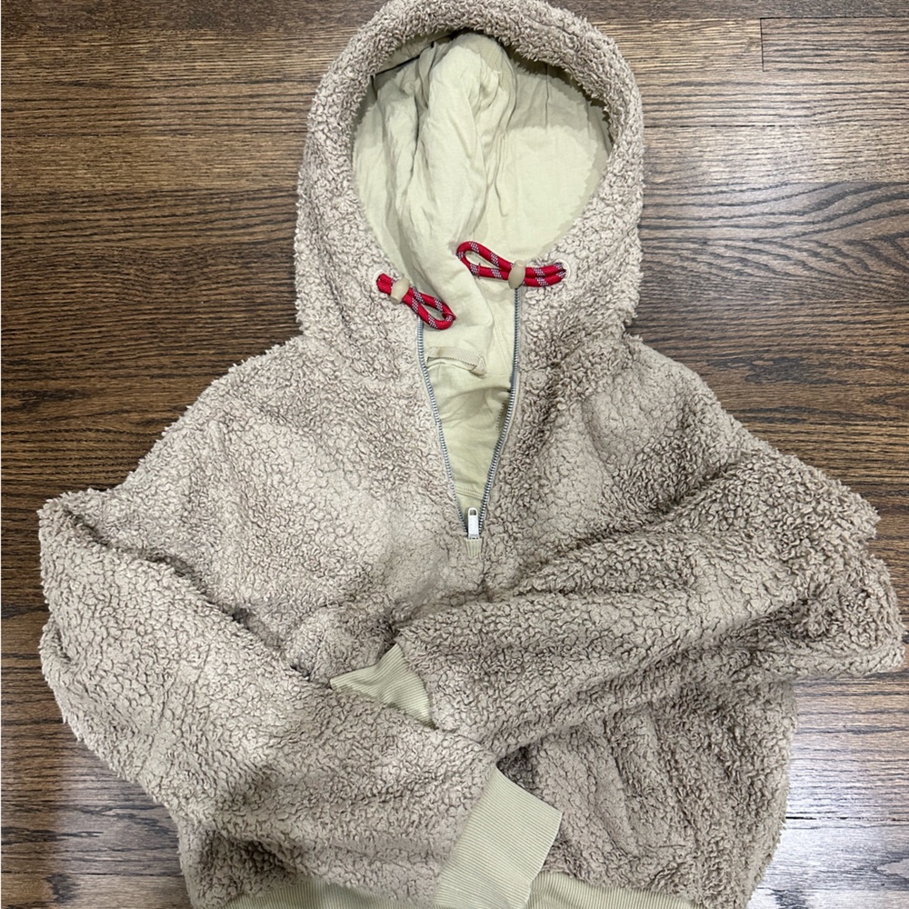Lululemon quarter zip pull over